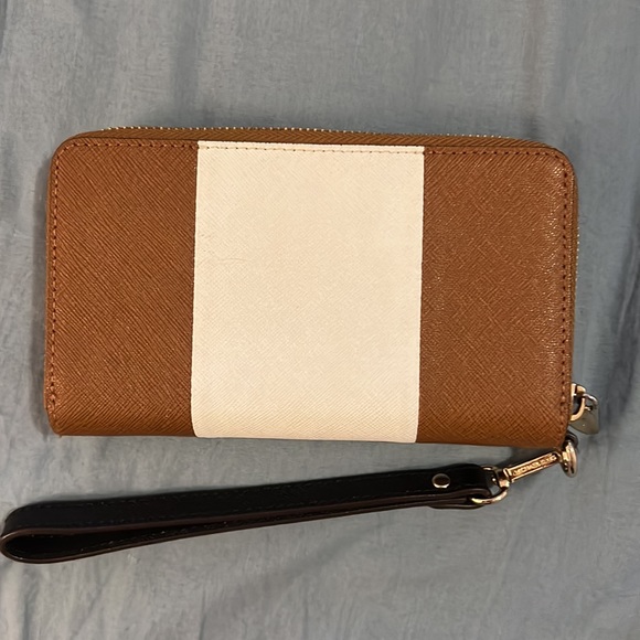 Michael Kors wallet - Picture 2 of 3